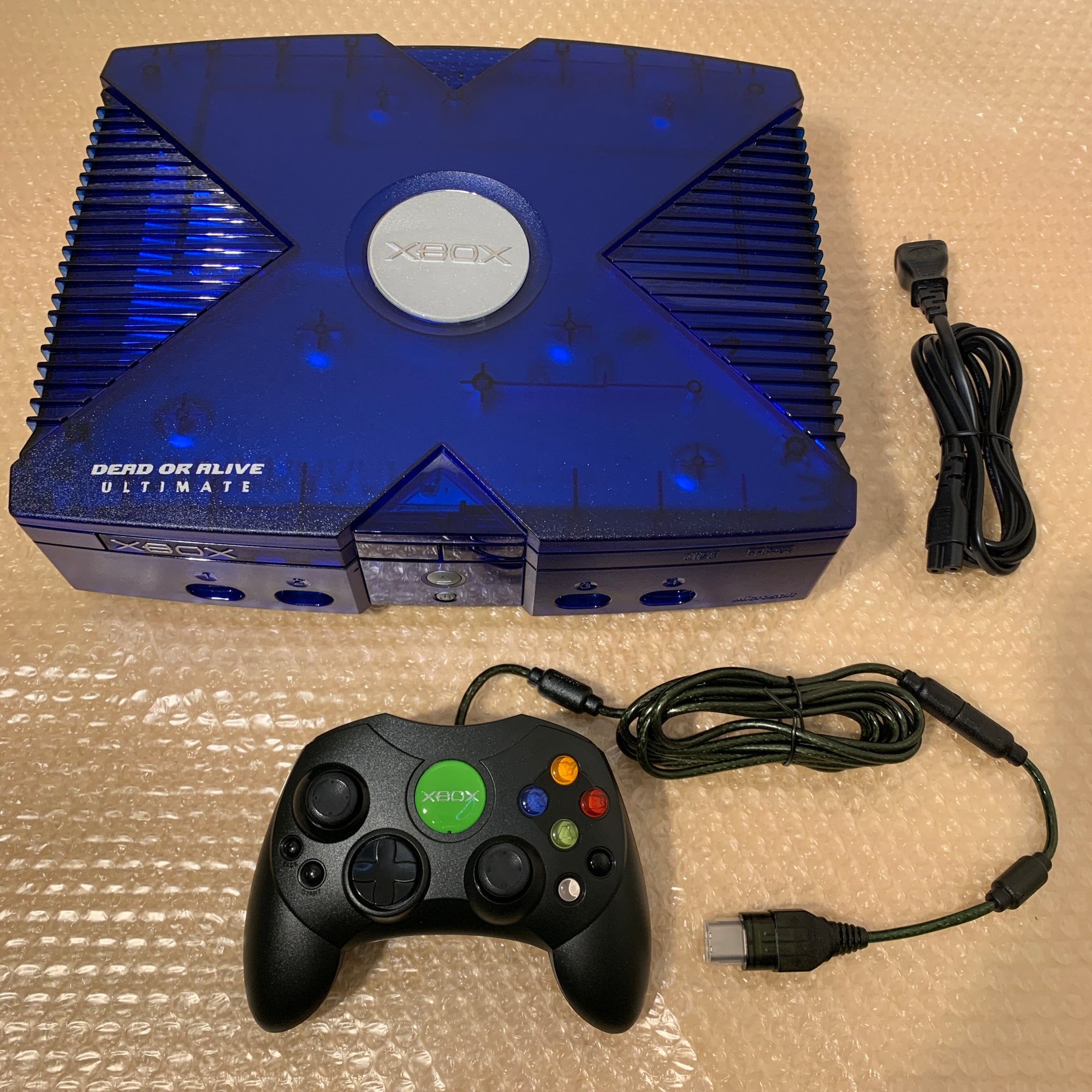 Xbox Dead or Alive "Kasumi-chan" Clear Blue set with XboxHD+ and 128mb RAM