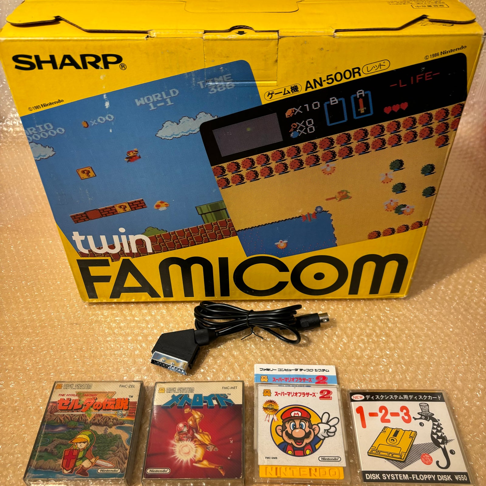 SHARP Twin Famicom set (AN-500R) with NESRGB kit