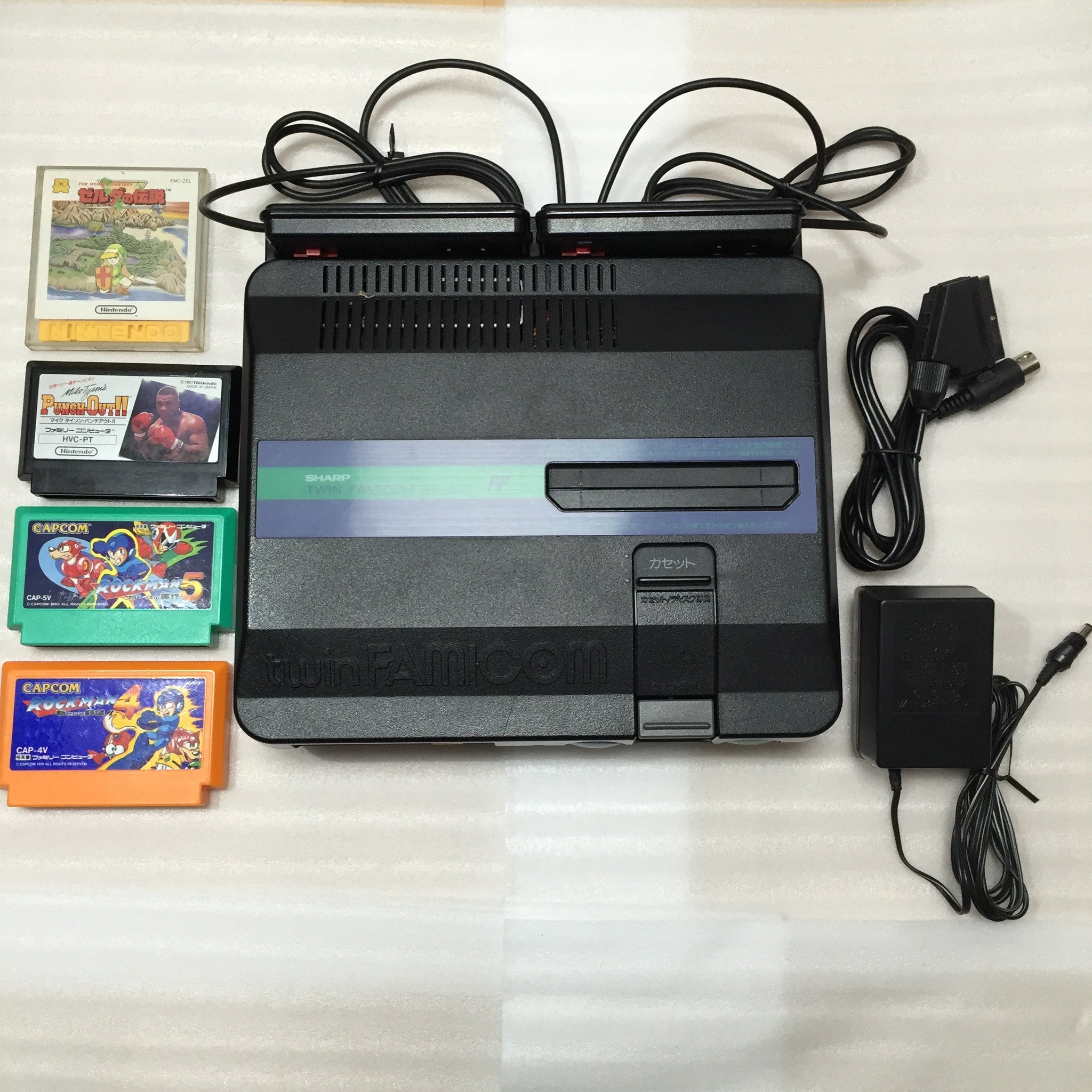 NESRGB Modded Twin Famicom set (AN-505-BK) - RetroAsia