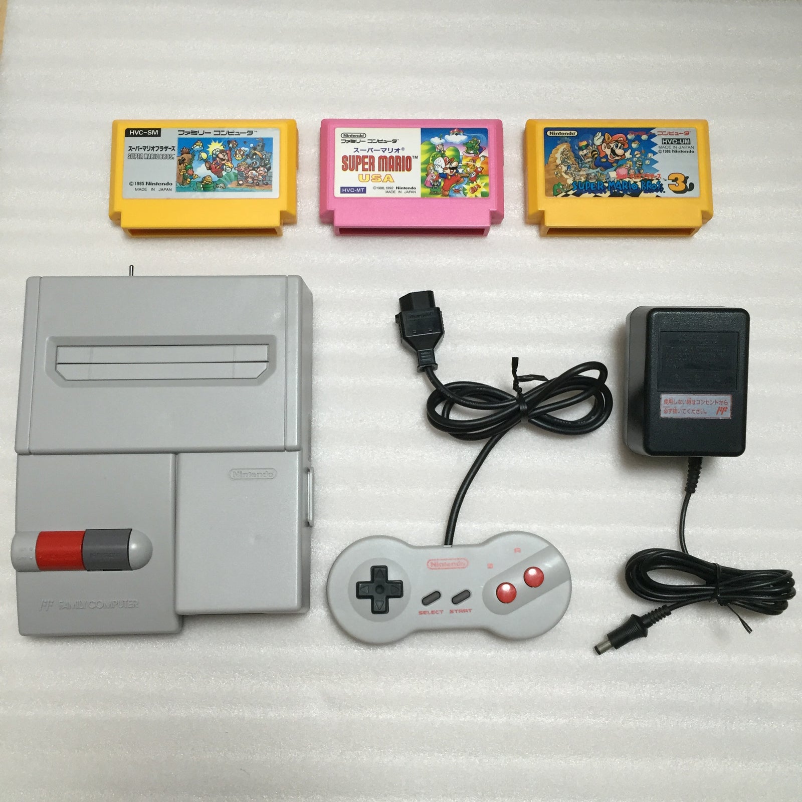 NESRGB Modded AV Famicom - Mario set