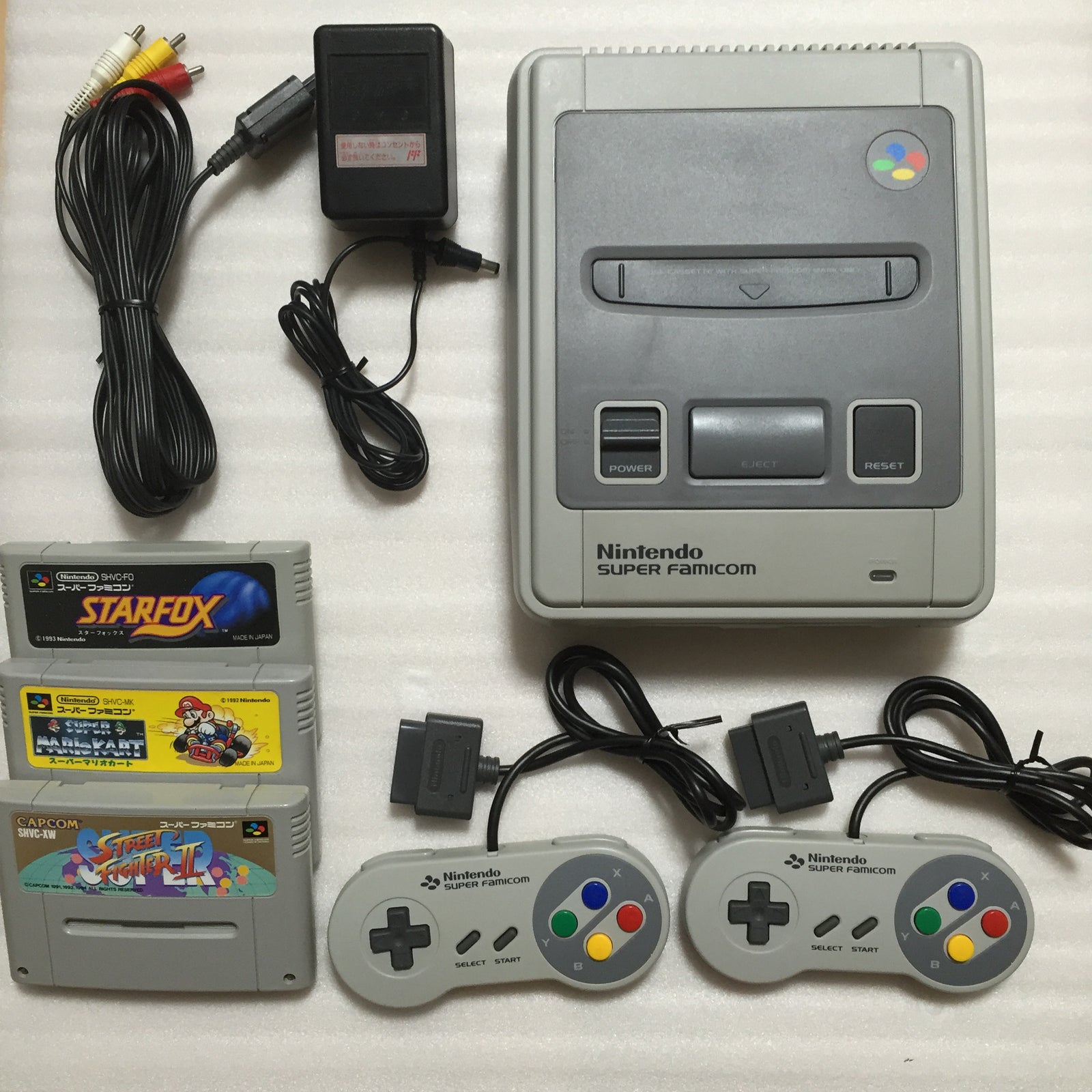 Super Famicom System + 3 games