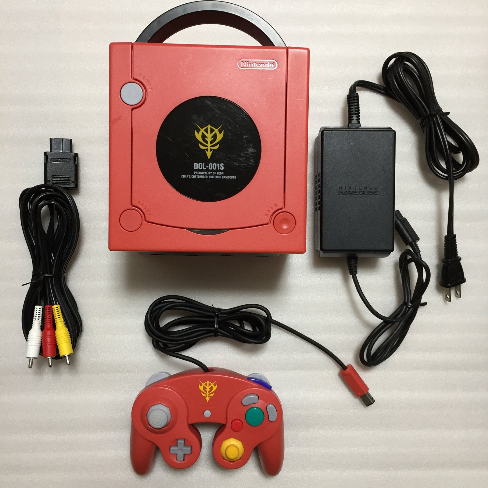 Gamecube System - Char's Limited Edition (Gundam) set