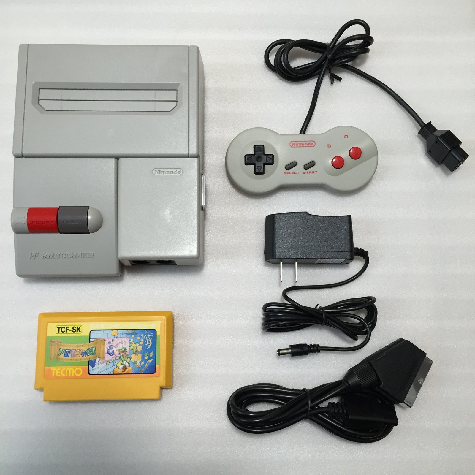 NESRGB Modded AV Famicom - Solomon's Key set