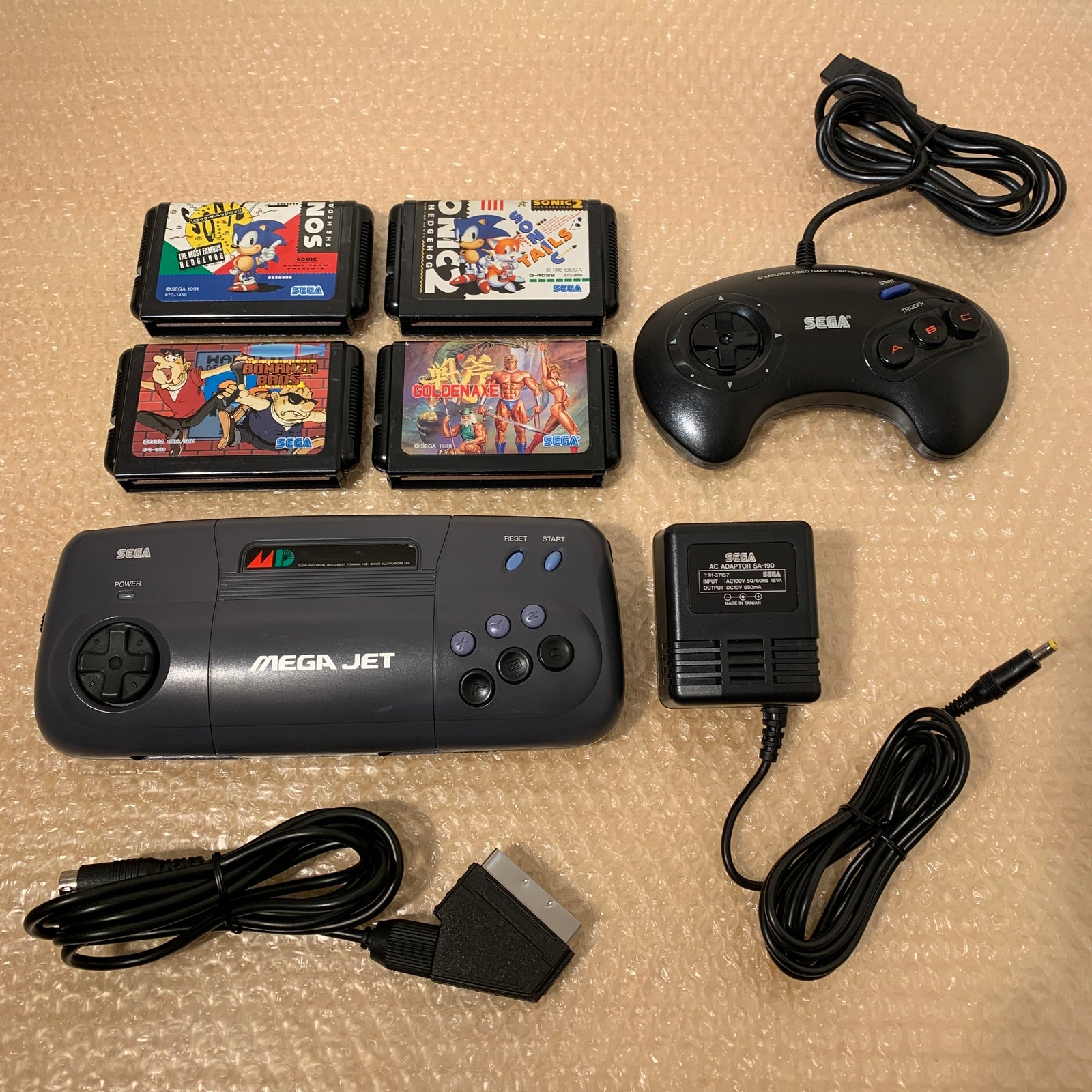 Mega Jet - Compatible with US and JP games + RGB cable